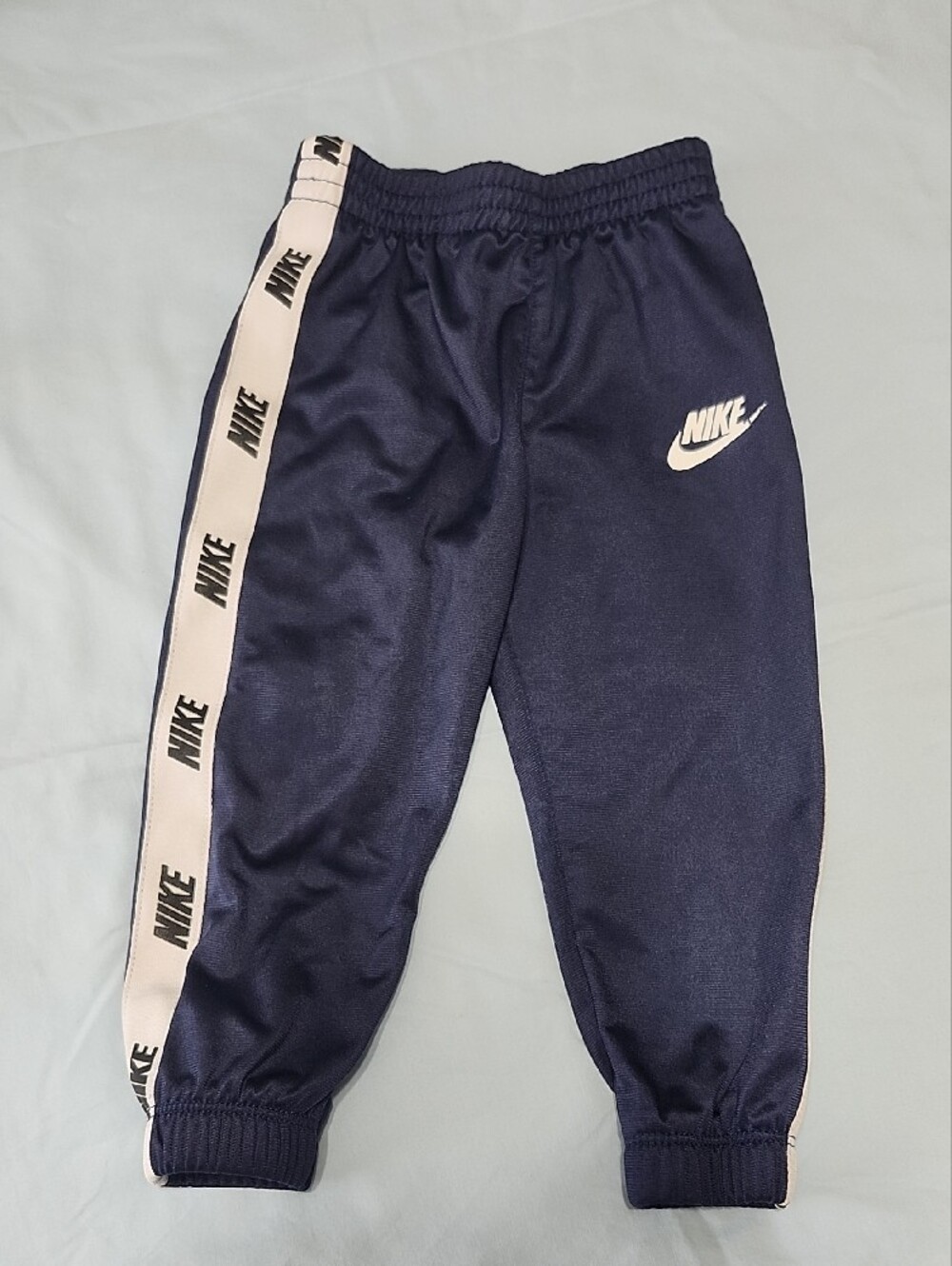 Nike Toddler 2-Piece Full-Zip Set with Logo Taping - 18M - Picture 6 of 6